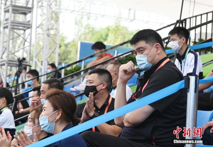 控卫如何通过视频学习提高技术水平_1